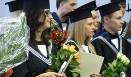 Lietuvos aukštosios jūreivystės mokyklos absolventams įteikti diplomai