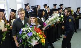 Lietuvos aukštosios jūreivystės mokyklos absolventams įteikti diplomai