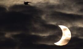 Pasaulyje - pirmasis šiais metais dalinis Saulės užtemimas