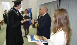 Lietuvos aukštosios jūreivystės mokyklos absolventams įteikti diplomai