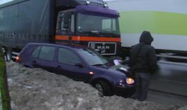 Šilutės plente susidūrė sunkvežimis ir lengvasis automobilis