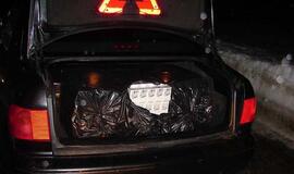 Už cigarečių kontrabandą kaunietis gali netekti automobilio