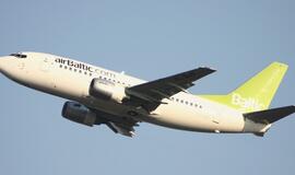 Dėl techninių problemų į Rygą grįžo "airBaltic" lėktuvas, turėjęs leistis Vilniuje