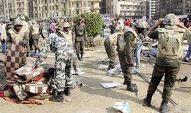 Egipto kariai Tahririo aikštėje ardo palapines