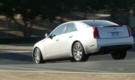 &quot;General Motors&quot; dėl gedimo vėl atšaukia &quot;Cadillac CTS&quot; modelius