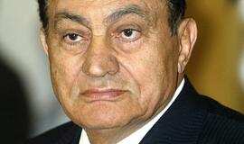 Hosniui Mubarakui uždrausta palikti Egipto teritoriją