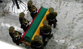 Lietuva sąžinių laidotuvėse