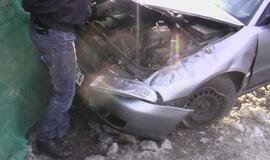 Liepų gatvėje į pastato sieną rėžėsi "Audi"