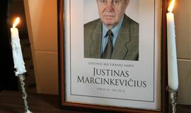 Vilniuje pašarvotas Justinas Marcinkevičius