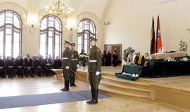 Vilniuje pašarvotas Justinas Marcinkevičius