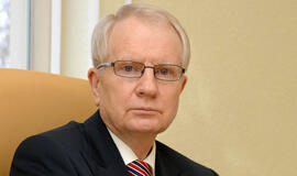 Prieš stagnaciją - verslu, golfu ir džiazu