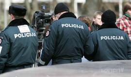 Seimūnas įžvelgia galimą valdančiųjų siekį "tarnauti privačioms saugos tarnyboms"