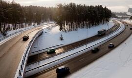 Vairuotojams: šalies keliai sausi, eismo sąlygos neblogos