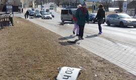 Girtas "Audi" vairuotojas sudarkė Pilies tiltą