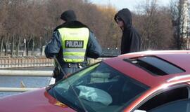 Girtas "Audi" vairuotojas sudarkė Pilies tiltą