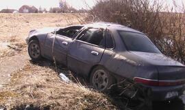 Kelyje Klaipėda-Palanga apsivertė automobilis