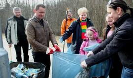 Šiukšles rinko ir Prezidentė