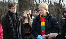 Šiukšles rinko ir Prezidentė