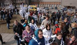 Solidarumui su Kudži - popierinių gervelių akcija