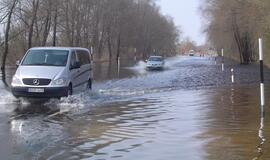 Potvynis pamaryje: virš kelio į Rusnę – 18 cm