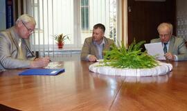 Čempionai pavargo dirbti visuomeniniais pagrindais