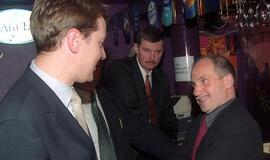 Kas bando užtildyti Abonentą?