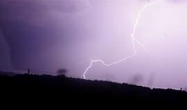 Žaibai padegė tris pastatus