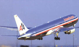 "American Airlines" ketina įsigyti 250 orlaivių