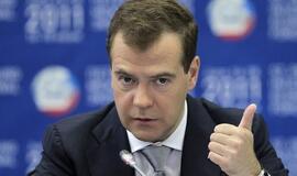 Dmitrijus Medvedevas pažadėjo greitai pranešti, ar pretenduos į prezidento postą