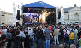 Džiazas užliejo Teatro aikštę