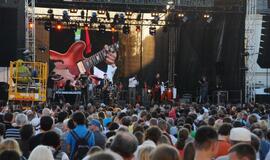 Džiazas užliejo Teatro aikštę