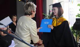 Kolegijoje įteikti diplomai ir premija