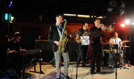 Džiazas užliejo Teatro aikštę