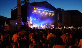 Džiazas užliejo Teatro aikštę