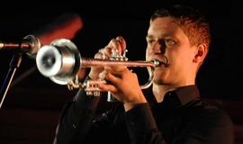 Džiazas užliejo Teatro aikštę