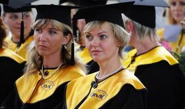 Kolegijoje įteikti diplomai ir premija