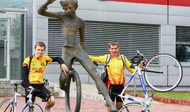 Rekordininkų ištvermė - bananuose ir šypsenoje