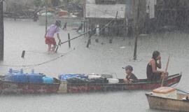 Audros Filipinuose nusinešė mažiausiai 24 žmonių gyvybes