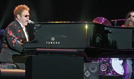 Eltono Johno koncertas Vilniuje sukėlė ažiotažą ne tik Lietuvoje