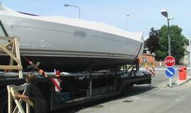 Uostamiestyje - naujutėlaitės jachtos