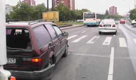 Sudaužyti prie pėsčiųjų sustoję automobiliai