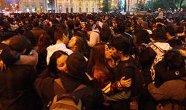 Tūkstančiai studentų Čilėje bučiniais reikalavo geresnio išsilavinimo