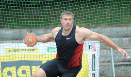 Virgilijus Alekna varžybose Vilniuje diską numetė beveik 67 metrus