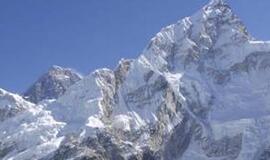 Austrė pasiekė kopimo į Himalajų viršukalnes rekordą