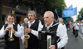 Burlaivių įgulų paradas Klaipėdoje