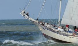 Klaipėda išlydėjo didžiuosius burlaivius