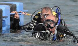 Vladimiras Putinas nardydamas aptiko dvi antikines vazas