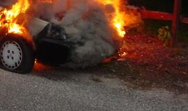 Marijampolėje padegtas policininko automobilis