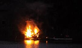 Juodkrantėje liepsnojo ugnies skulptūros