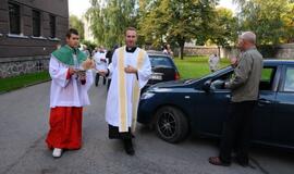 Kunigai vėl laimino klaipėdiečių automobilius